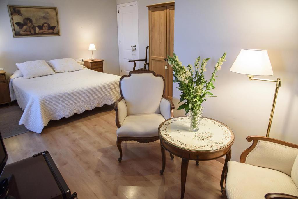 Anita'S Bed And Breakfast Барселона Экстерьер фото