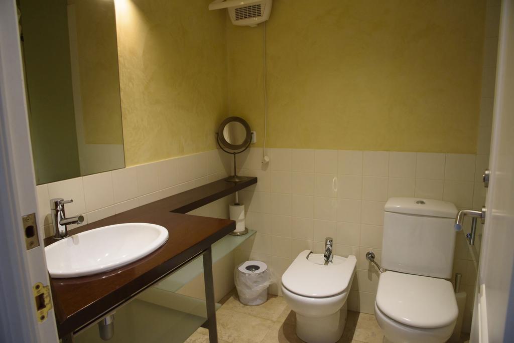 Anita'S Bed And Breakfast Барселона Экстерьер фото