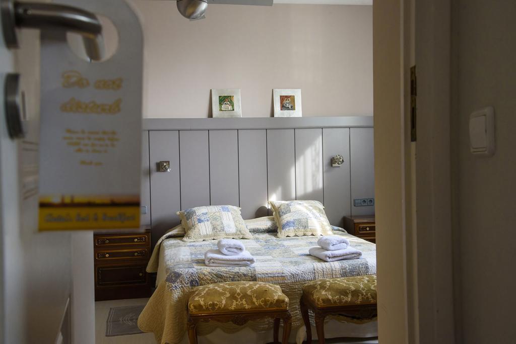 Anita'S Bed And Breakfast Барселона Экстерьер фото